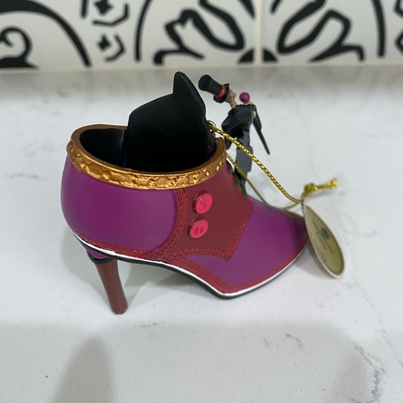 New The Bradford Exchange Disney Villains “Shadow Steppers” Christmas Ornament - Picture 3 of 5